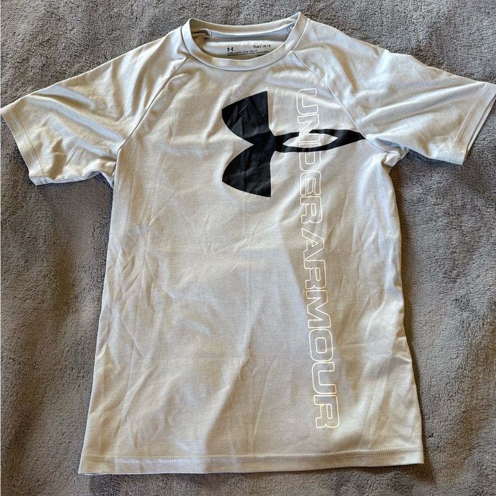 Boys Large Under Armour Light Gray Short-Sleeve Graphic Tee